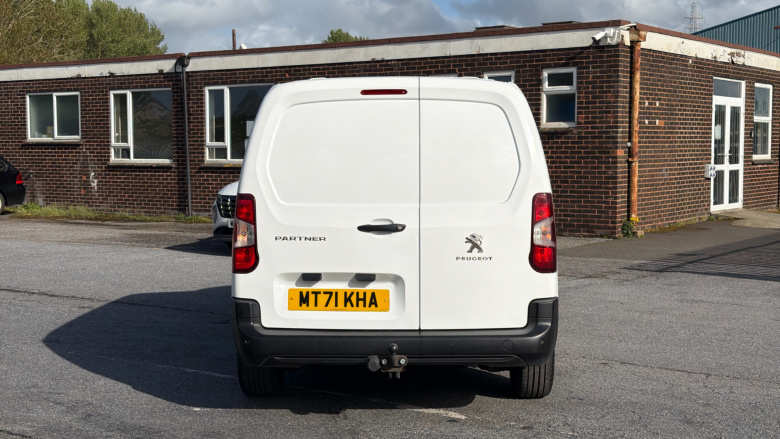 Peugeot Partner Long Diesel 850 1.5 BlueHDi 100 Professional Premium Crew Van